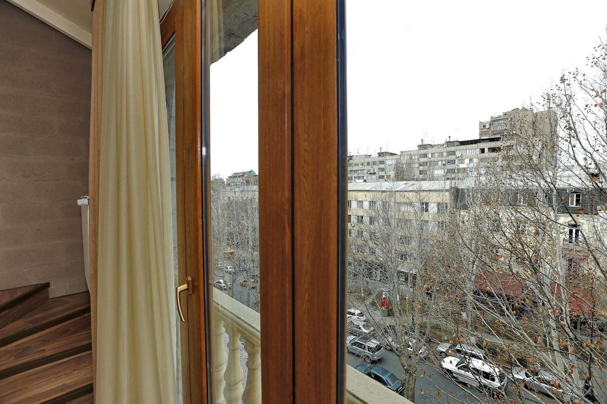 Grammy Apartments City Center Jerevan Exteriör bild
